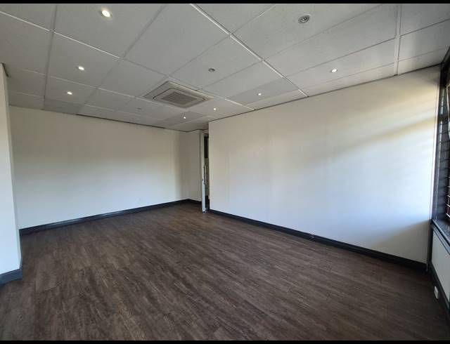 162M² OFFICE TO LET IN SANDTON CENTRAL
